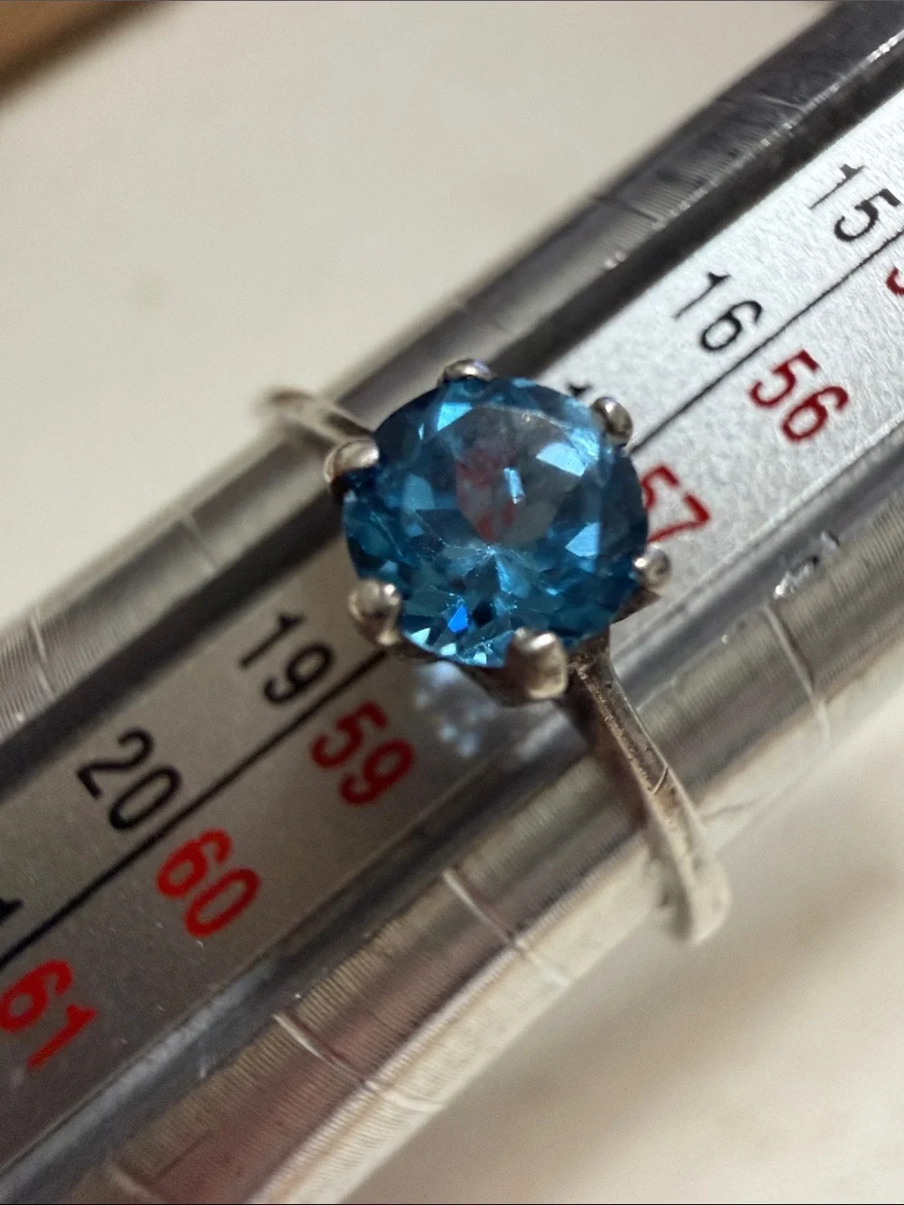 Stunning Sterling Silver 925 Blue Gem Solitaire Ring size 8.5